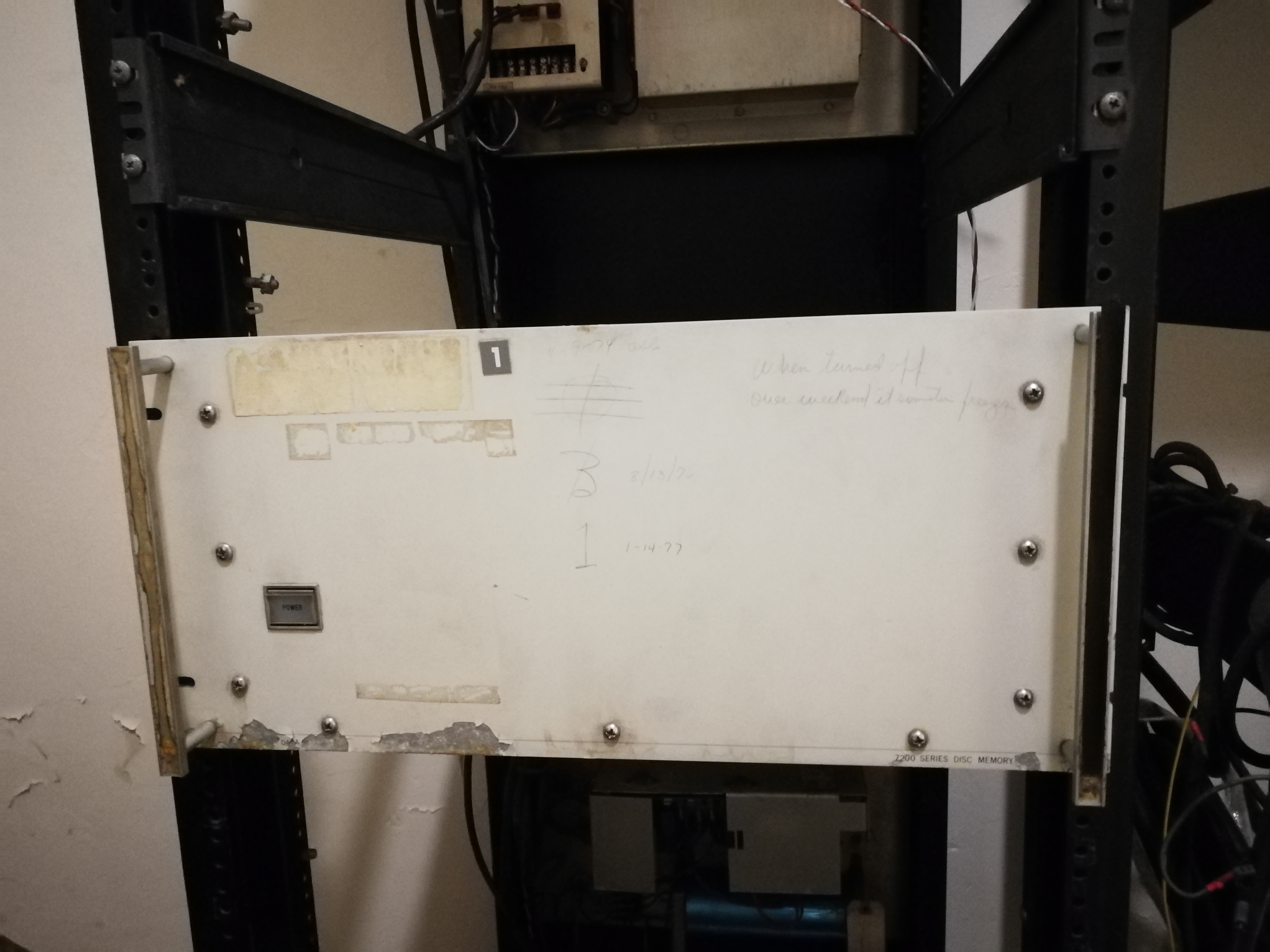 Front view of 7200 series Data Disc in PDP8 rack